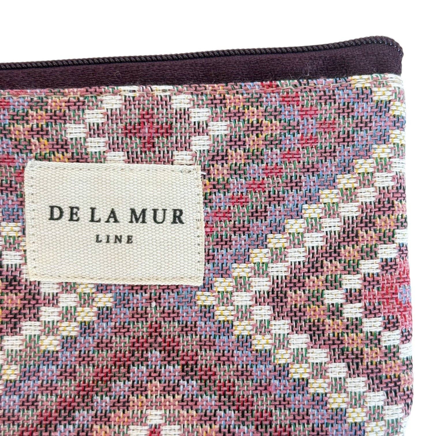 De La Mur -Nana pussukka
