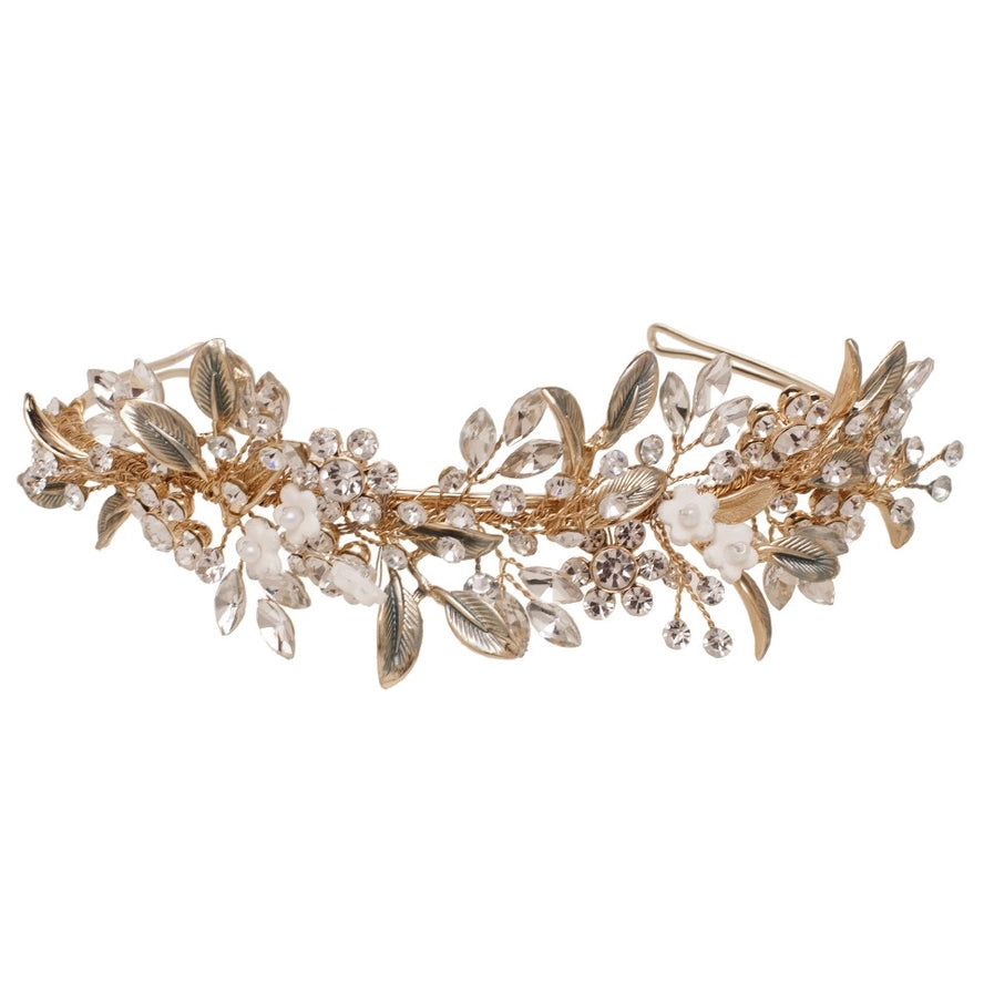 Näyttävä kultainen hiusköynnös ja tiara häihin. Boheemi morsiushiuskoriste lehdillä, helmiäiskukilla ja kirkkailla Swarovski-kristalleilla.